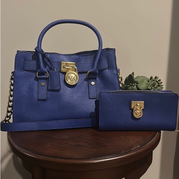 Michael Kors Set in EUC - Picture 2 of 13